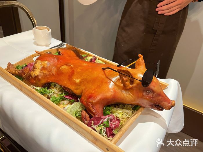 ELROJO红·西班牙餐厅(中骏世界城店)烤乳猪图片