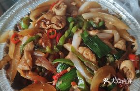 Spicy and Sour Intestine Clay Pot Rice
