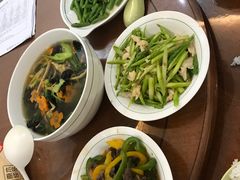 -爱的果实月嫂育婴师(世纪东方店)