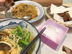 农家酸菜烧肉炒饭-潮庭港式茶餐厅·熊仔奶茶(同济广场店)