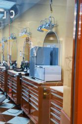 -Devilhands Barbershop男士理容店