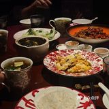 人均117元，大众点评提供团购4人套餐，性价比较高