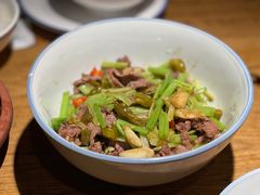 卜辣椒芹菜炒黄牛肉-农耕记·湖南土菜(龙岗熙和园店)