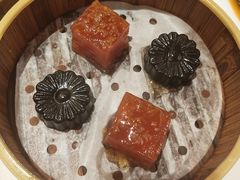 桂花红枣糕双拼芝麻糕-半岛太子酒家(海港城店)