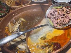 -洱火云南酸菜牛肉火锅(石景山当代商城店)