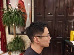 -东方先生国潮男士理发馆