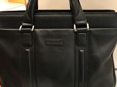 -爱革·奢品·鞋包·衣物·家居(金桥国际商业广场店)