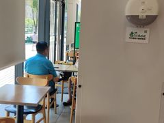 用餐区-老乡鸡(武汉中南梅苑小区地铁站店)