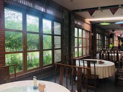 靠窗位-食家鸽园