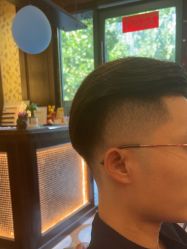 -东方先生国潮男士理发馆