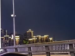 -观音桥步行街