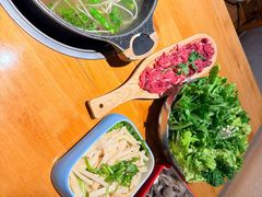 -苗阿哥酸汤牛肉火锅(体育场店)