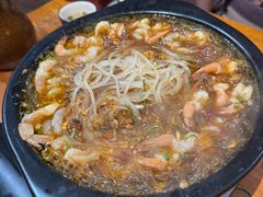 -老滇山寨•云南特色菜•地方菜•民族风情歌舞表演(金碧店)