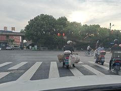 -经纬汇-停车场