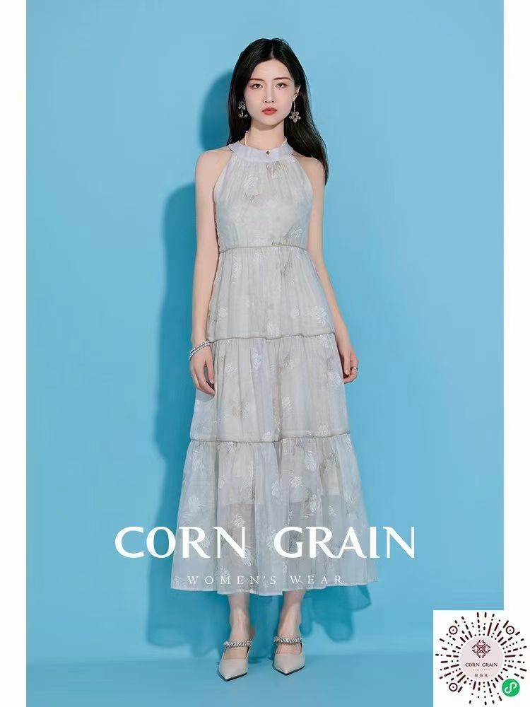 今天和小姐妹在万达二楼发现了一家宝藏店铺 苞谷米女装>款式很多