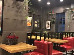 大堂-愉肴麻辣香锅(中山路店)