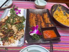 -香巴拉云南餐厅(华莱坞店)