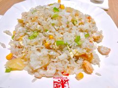 菠萝虾仁蛋炒饭-泰煌鸡·上海白斩鸡·鸡汤面(万航店)