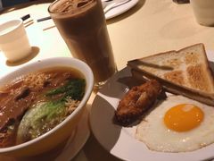 煎蛋鸡翅三明治-龙记烧腊茶餐厅(常德路店)