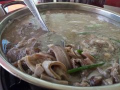 -老石黑山羊毛驴肉火锅(金凯广场店)