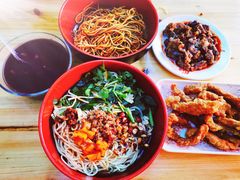 -爆炸头阿姨小四川正宗川味小吃(无任何分店)