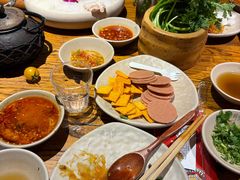 -老牌坊云南鱼豆花火锅(爱建店)