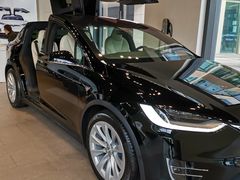-TESLA 特斯拉(上海太古汇体验店)