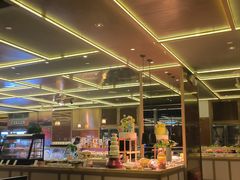 -大中华希尔顿酒店-念自助餐·嗨啤·小龙虾