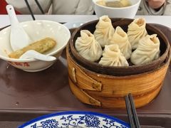 蟹黄小笼包-常州糕团店(北大街新世纪商城店)