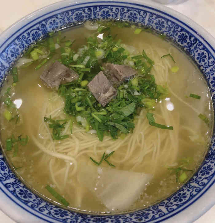 尹兰楼 西北风情餐厅(嘉定店)-"拉面好吃,但小碗真的很小碗…羊肉串