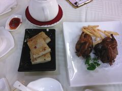 乳鸽和萝卜糕的对比图-潮福城大酒楼·潮粤菜·港式点心(阳光城店)