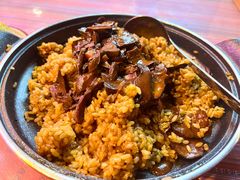 牛肝菌炒饭-老滇山寨•云南特色菜•地方菜•民族风情歌舞表演(金碧店)