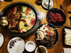 -小志家.鲜牦牛肉牛杂火锅野生菌汤锅