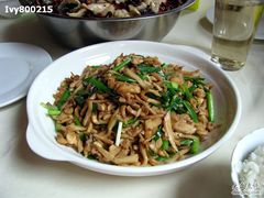 肉炒蘑菇-北京水岸山吧度假村(雁栖镇店)