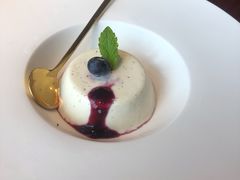 -MONICH牛排融合餐厅(和义大道购物中心店)