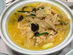 德胜枣木烤鸭-雀蓝川菜(奥体广场店)