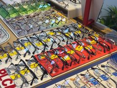 -天空之镜眼镜店蔡司依视路配镜授权零售店(望京颐堤港店)