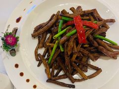 茶树菇炒牛柳条-万龙洲海鲜(大兴绿地缤纷城店)