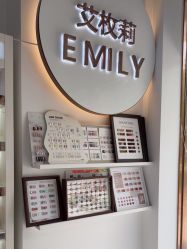 -EMILY艾枚莉美甲美睫·美颜·现磨咖啡