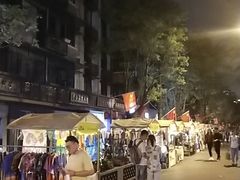 -泡桐树街
