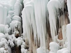 -大平台龙居瀑布旅游区