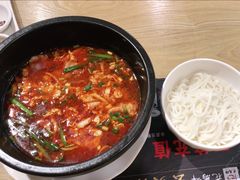 麻辣举人过桥米线-花馬肆.云南过桥米线(汉神购物广场现场熬汤店)