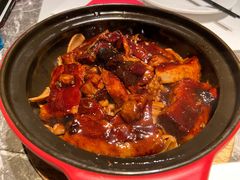 二十四小时黑枣汁煨五花肉-港丽餐厅