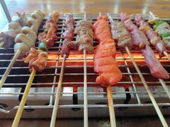 -哈尔滨小酒馆·鲜肉现穿自助烧烤(康新花园店)