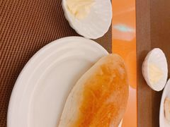 餐前面包加黄油-红房子西菜馆(淮海中路店)