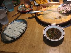 -洱火云南酸菜牛肉火锅(石景山当代商城店)