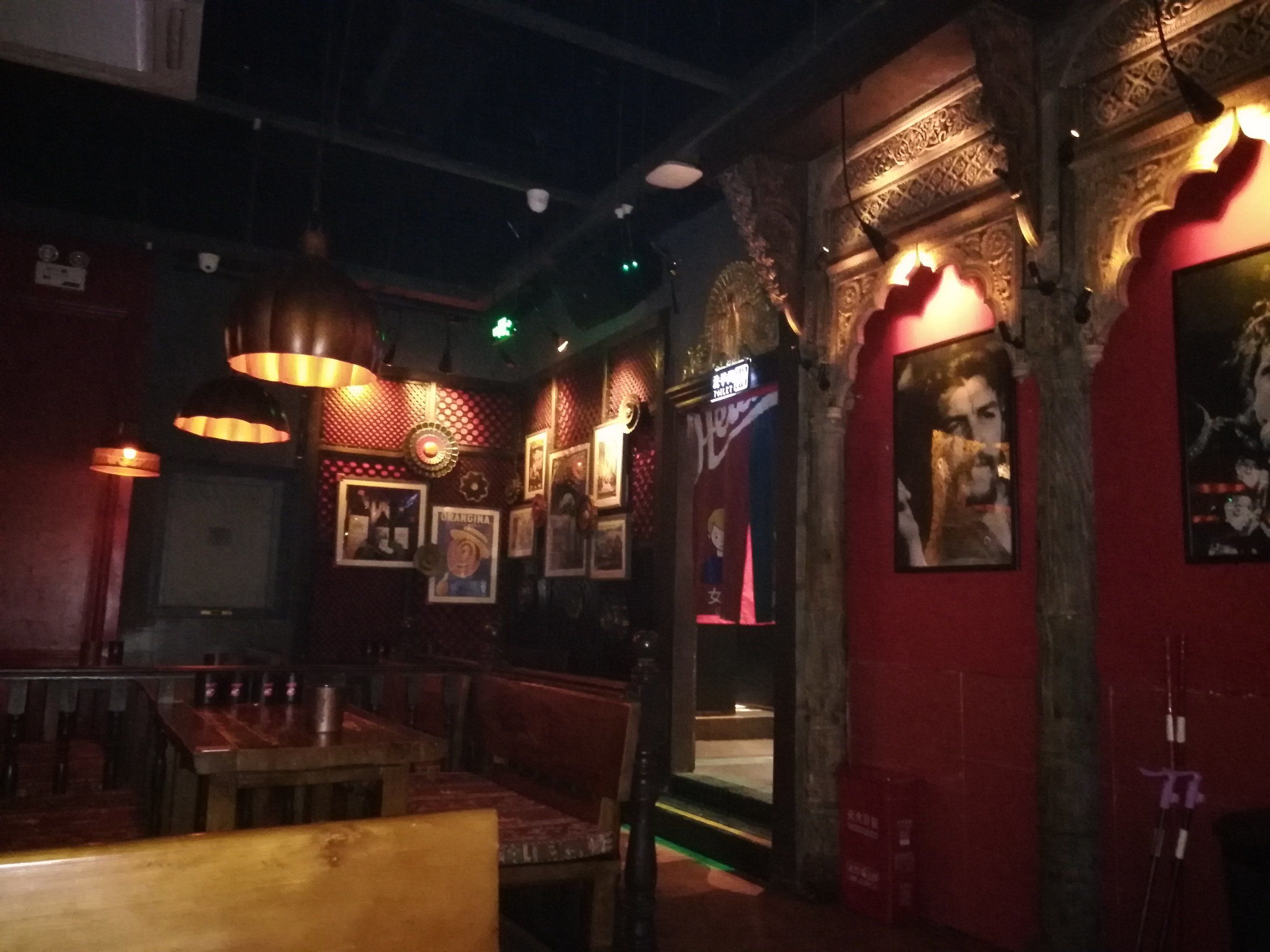 海伦斯还挺会玩