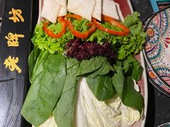 -老牌坊云南鱼豆花火锅(哈西万达店)