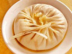 蟹黄汤包-德泉汤包大酒店