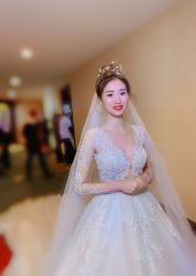 -艾米丽婚纱礼服